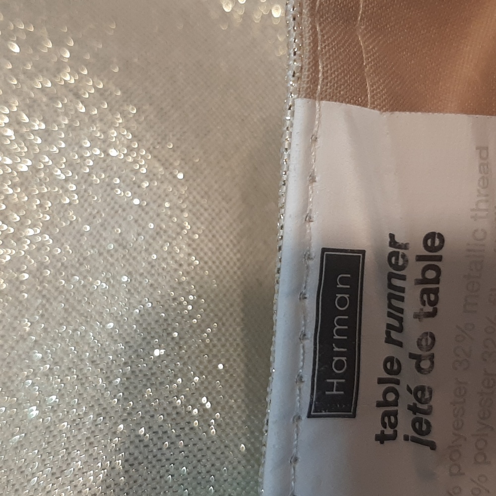 Table runner - Picture 4 of 4